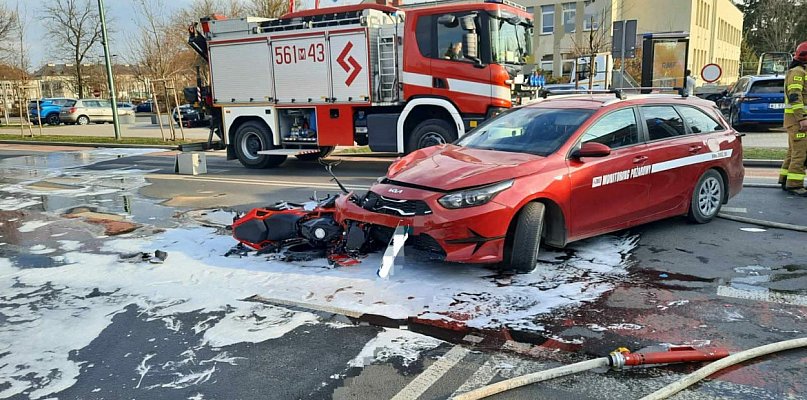 Dramatyczne zderzenie na Chyliczkowskiej!  Ulica zablokowana