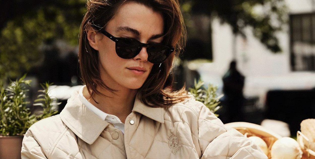 Jak łączyć ubrania w zestawy i stworzyć własną szafę kapsułową?