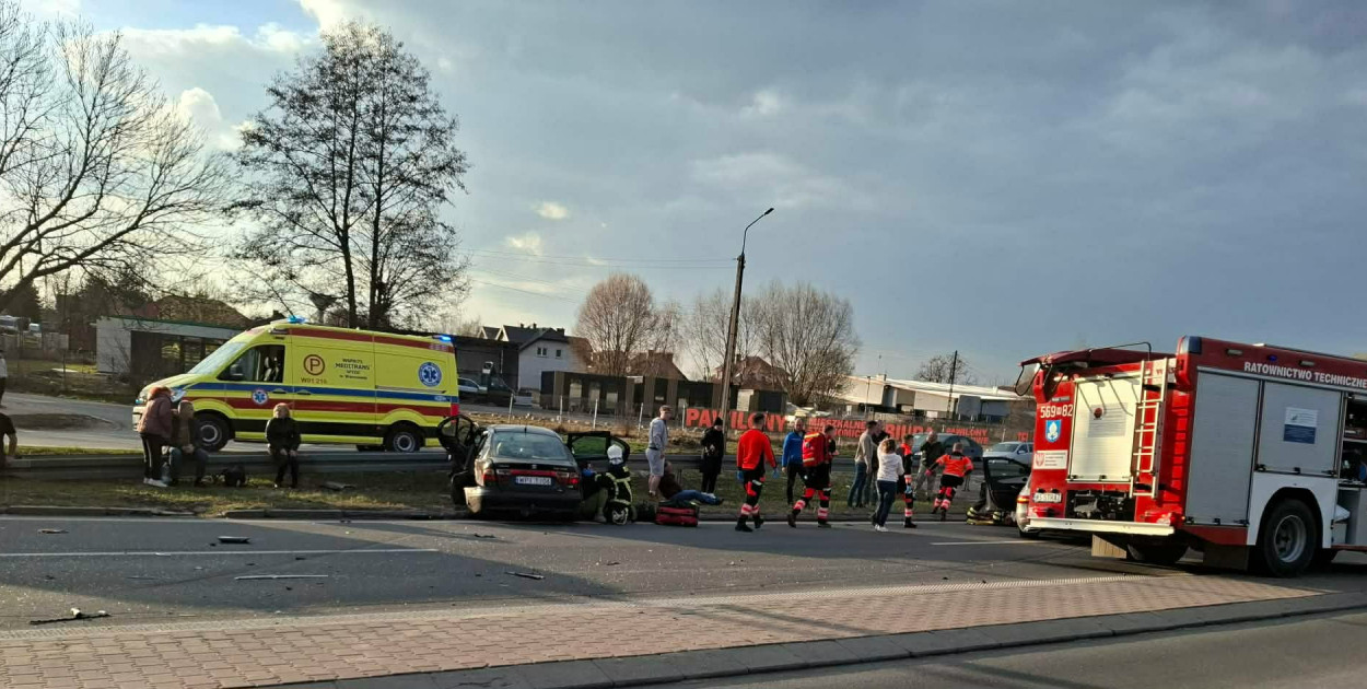 Poważny wypadek. Droga całkowicie zablokowana, są ranni