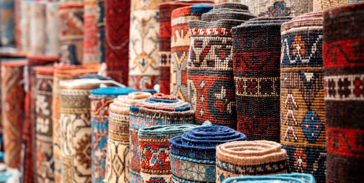 Schował się w dywanie na strychu przed policjantami