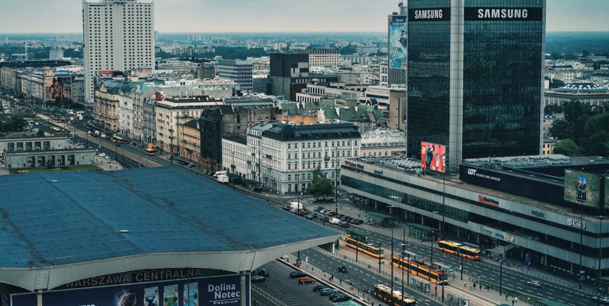 Ile trwa zakup mieszkania w Warszawie i co może go opóźnić?