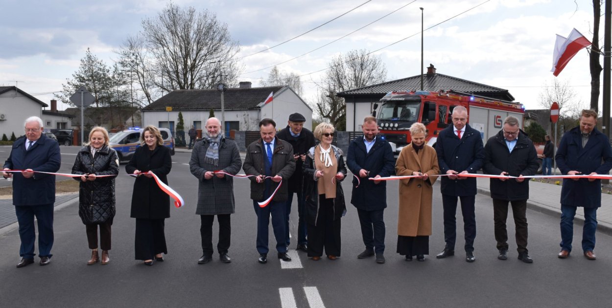 Nowa droga w Sobikowie oficjalnie otwarta. Inwestycja za blisko 28 mln zł